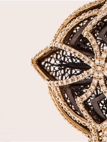 Couture collection by the Eleuterio brand, crafted in 19.2k gold and hand-filigree made in Portugal. 