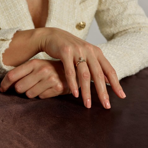 Anel com Diamantes Castanhos