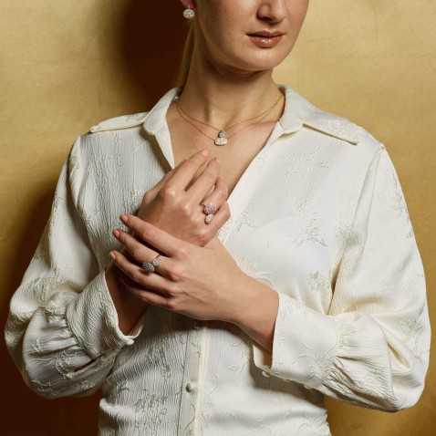 Anel com Safiras e Diamantes