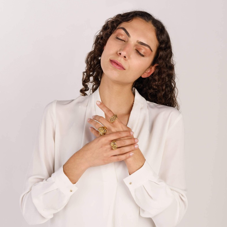 Anel com Quartzo Cutilado