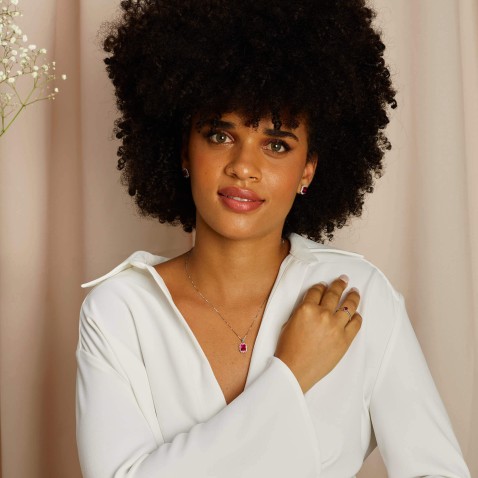 Anel de noivado com Rubi