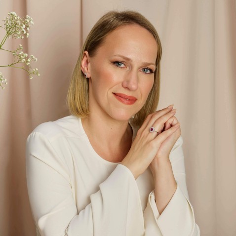 Anel de Noivado com Diamantes e Rubi | Cores Preciosas