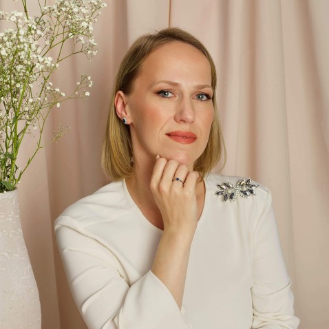 Anel de Noivado com Safira