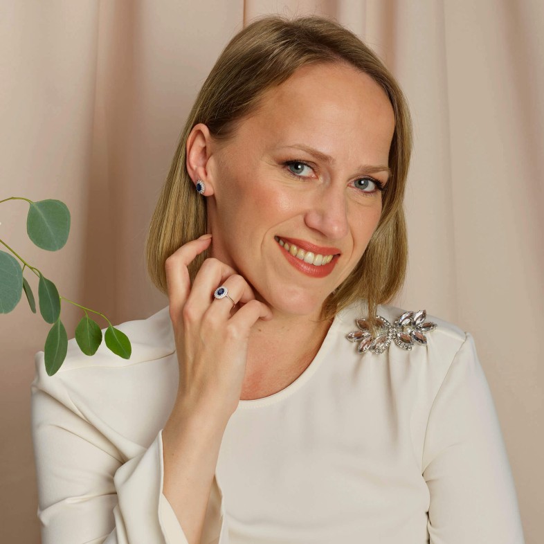 Anel de Noivado com Diamantes e Safira