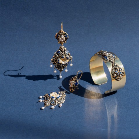 NEOBAROQ | Enamel Earrings