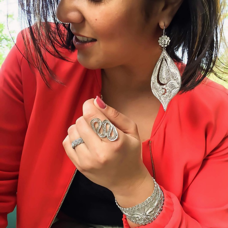 Filigree Flowers bangle