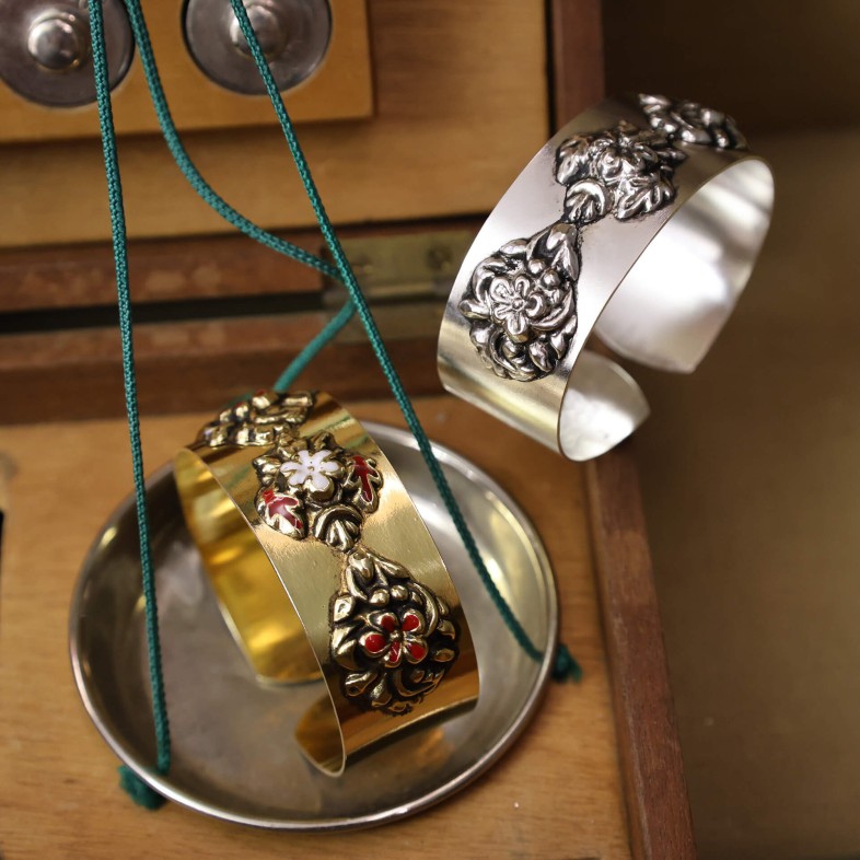 NEOBAROQ | Enamel Bangle