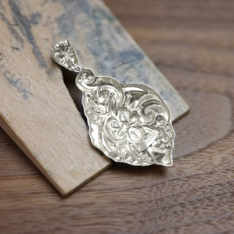 NEOBAROQ | Enamel Earrings