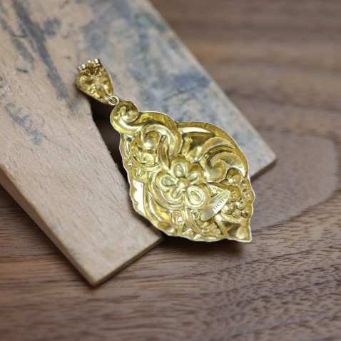 NEOBAROQ | Enamel Earrings