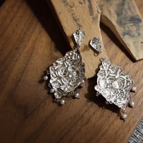 NEOBAROQ | Enamel Earrings