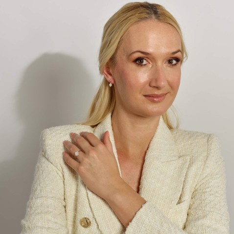 Anel com Madreprola e Diamantes