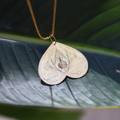 Cinzel | Buterfly Crown pendant