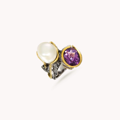 Pearl and amethist ring