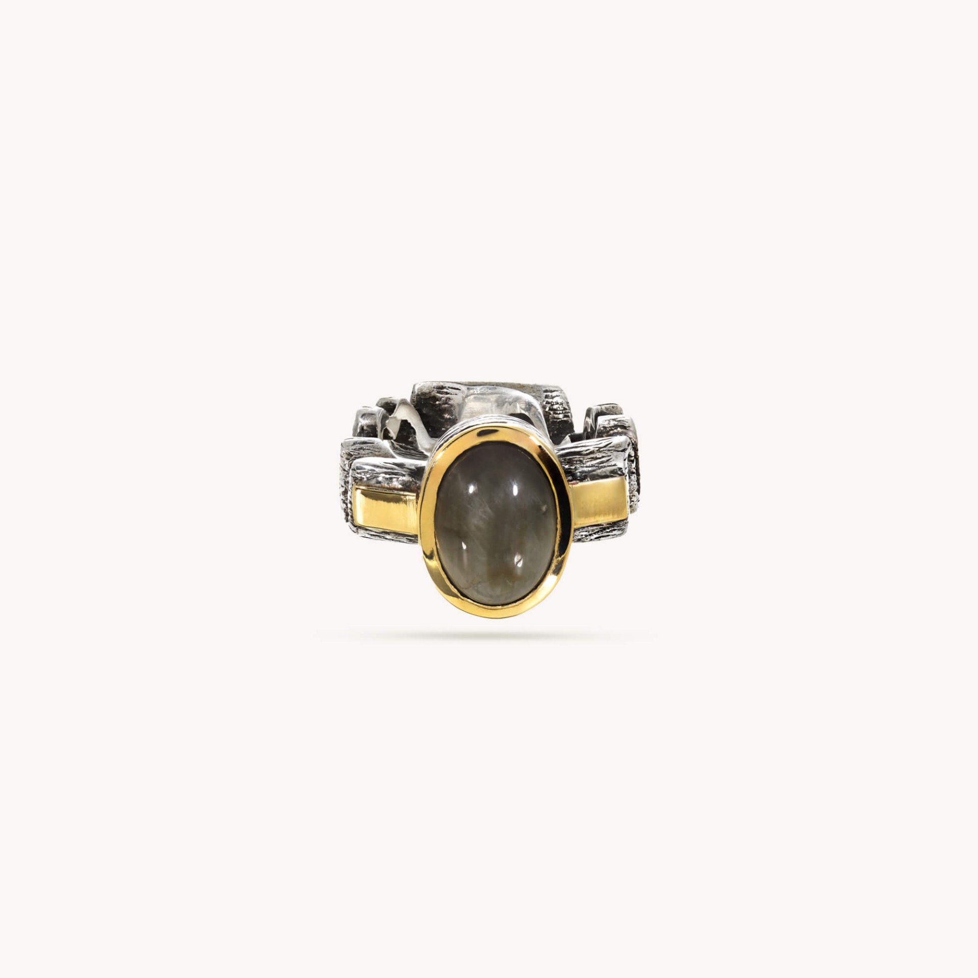 Frogs eye ring