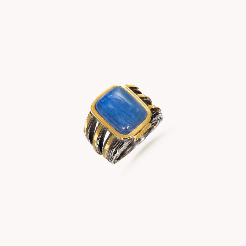 Cyanite band ring