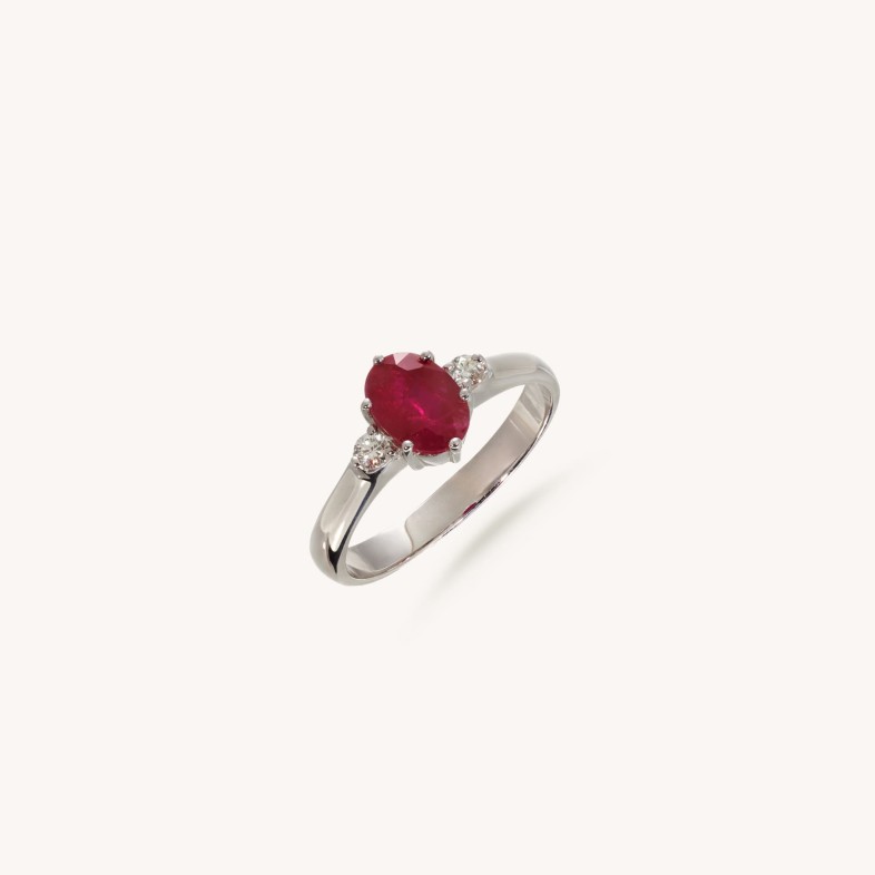 ANEL com rubi e diamantes