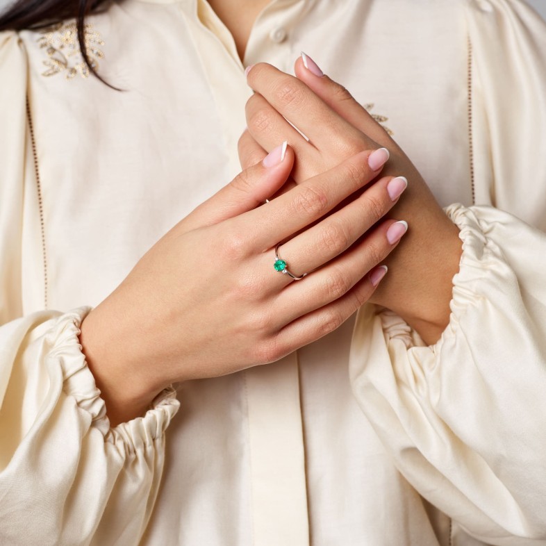 EMERALD AND DIAMOND RING