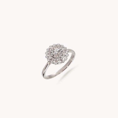 Anel com diamantes
