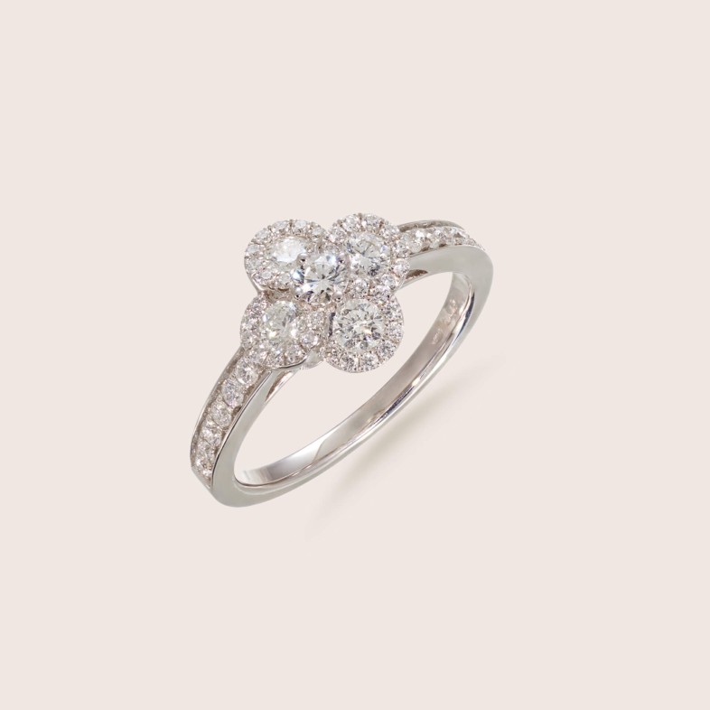 Anel com Diamantes