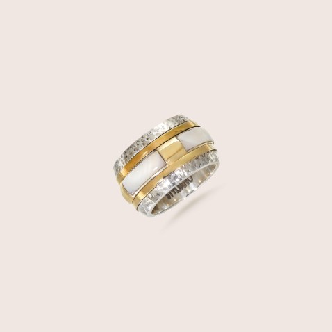 Mother-of-pearl band ring