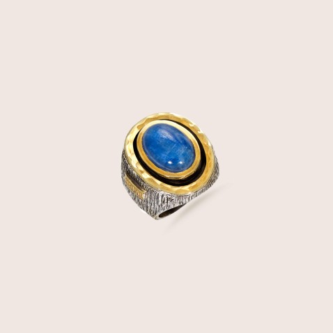 Cyanite band ring