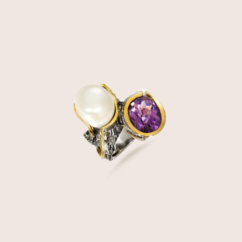 Pearl and amethist ring