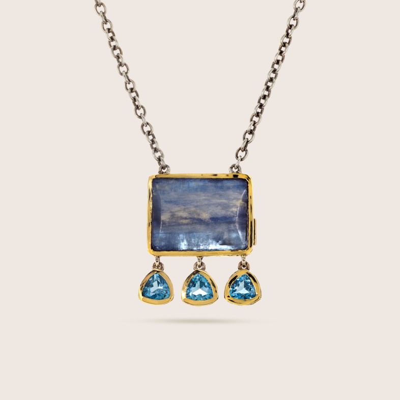 Cyanite and blue topaze stones necklace