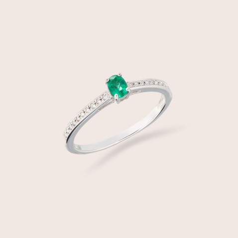 Anel com Diamantes e Esmeralda