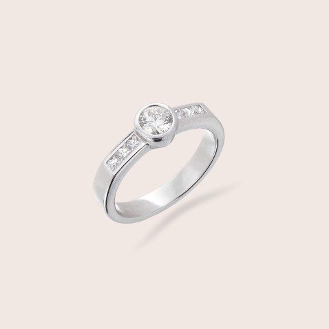 Anel de Noivado com Diamantes | Special Moments