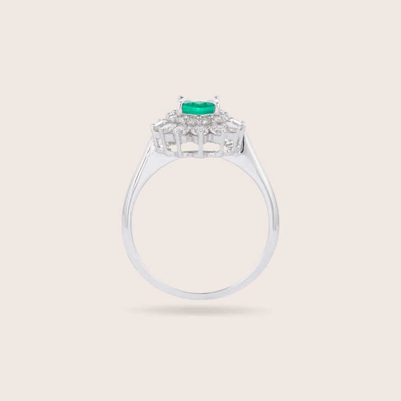 Diamond and Emerald Engagement Ring | Cores Preciosas
