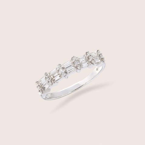 Anel com Diamantes