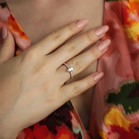 ANEL DE NOIVADO EM OURO COM DIAMANTES | Noivado