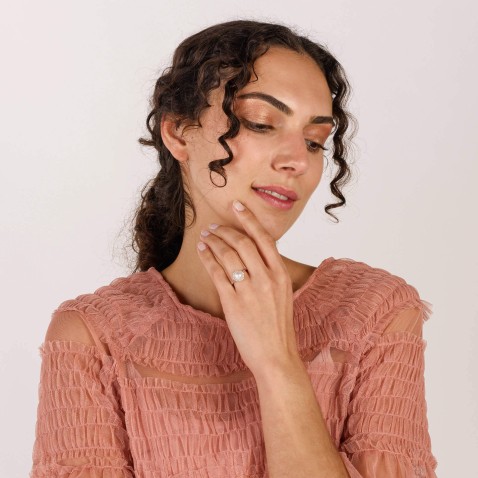 Anel de Noivado Prola e Diamantes