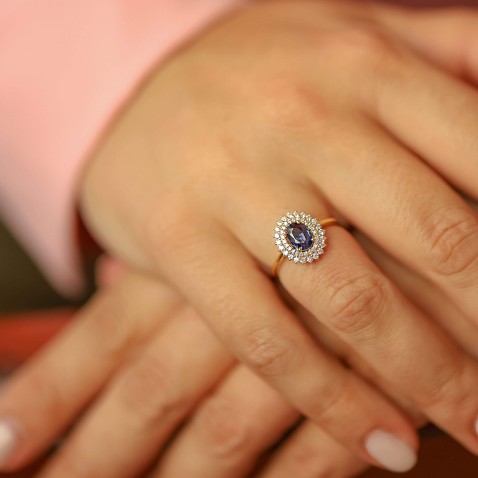 Anel com Diamantes e Safira