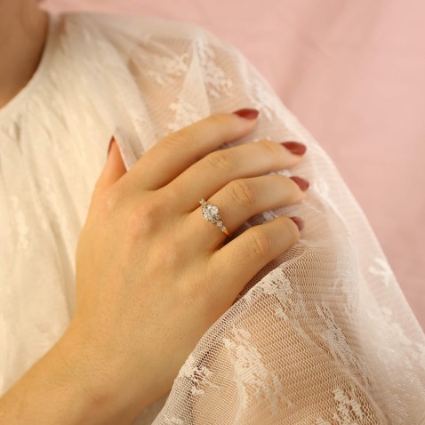 19.2K Gold Engagement Ring with Diamonds