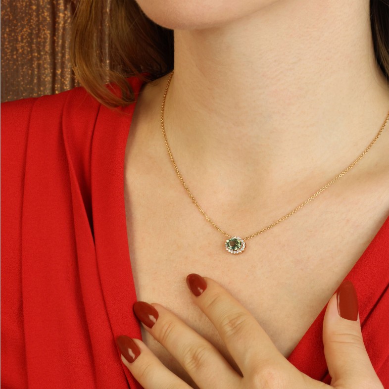 18K Gold Necklace with Diamonds and Sapphire Pendant | Special Moments