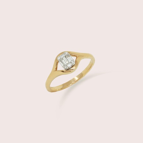 19.2K Gold Engagement Ring with Diamonds