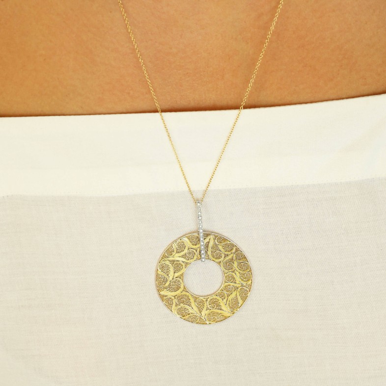 Necklace with pendant 19.2k gold | Diamond Filigree