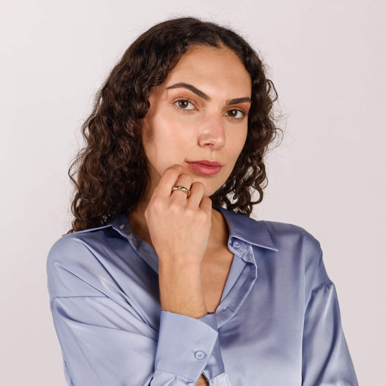 Anel com Diamantes castanhos