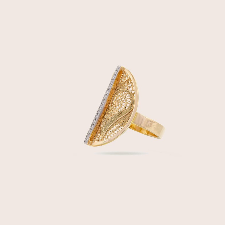 Filigree Ring with Diamonds
