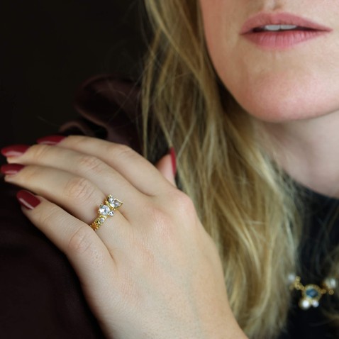 Anel Prata Dourada com Cristais