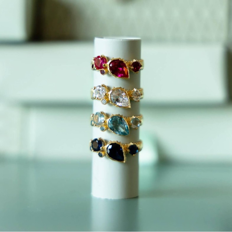 Gold-plated silver ring with crystals