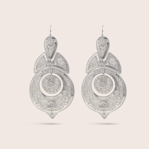 Queen-style earrings in silver | Filigree