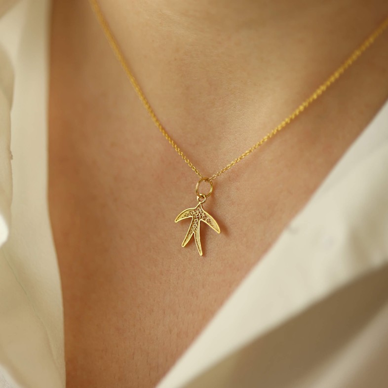 Swallow Pendant in 19.2K Gold | Popular