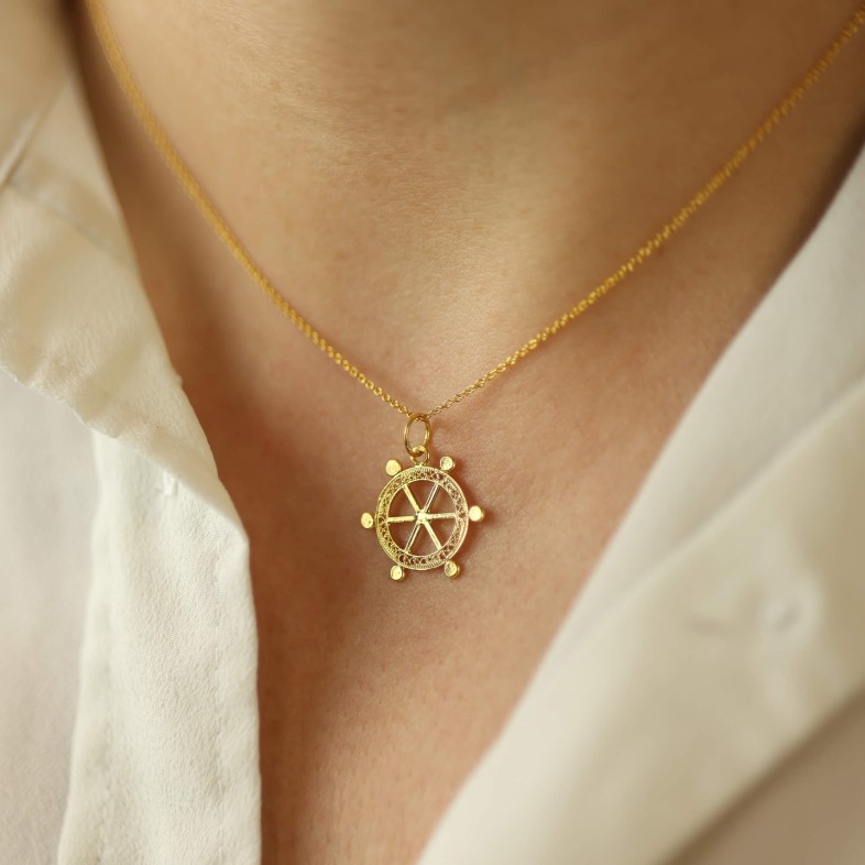 19.2K Gold Ship Helm