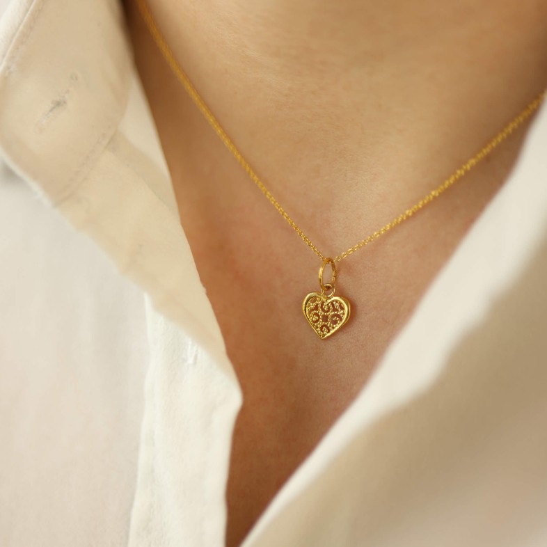 19,2K Gold Filigree Heart Pendant