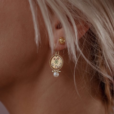 Brincos "S� Feliz" Prata 925 e P�rola | Lembran�a