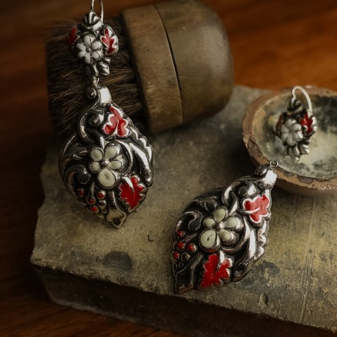 NEOBAROQ | Enamel Earrings