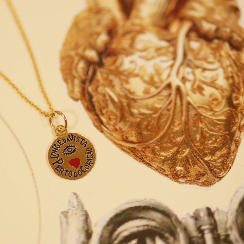 "Out of Sight, Close to the Heart" Pendant in 19,2K Gold | Lembran�a