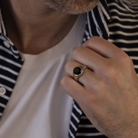 Round Silver Signet Ring with Onyx | Zancan